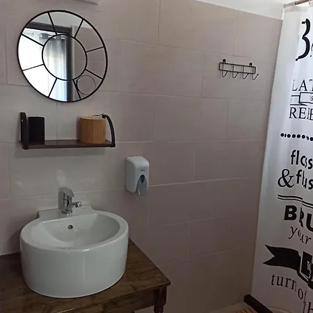 بيت ضيافة Viila S'un Sfert 4*