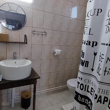 بيت ضيافة Viila S'un Sfert