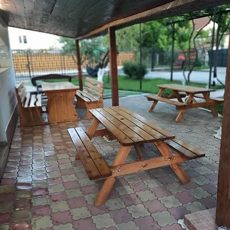 Viila S'un Sfert 코스티네스티